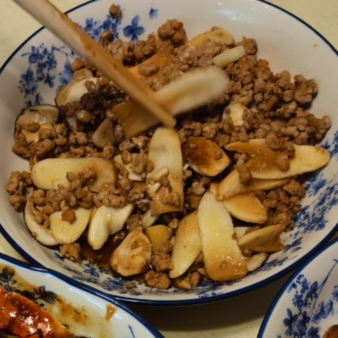 赤松茸炒肉