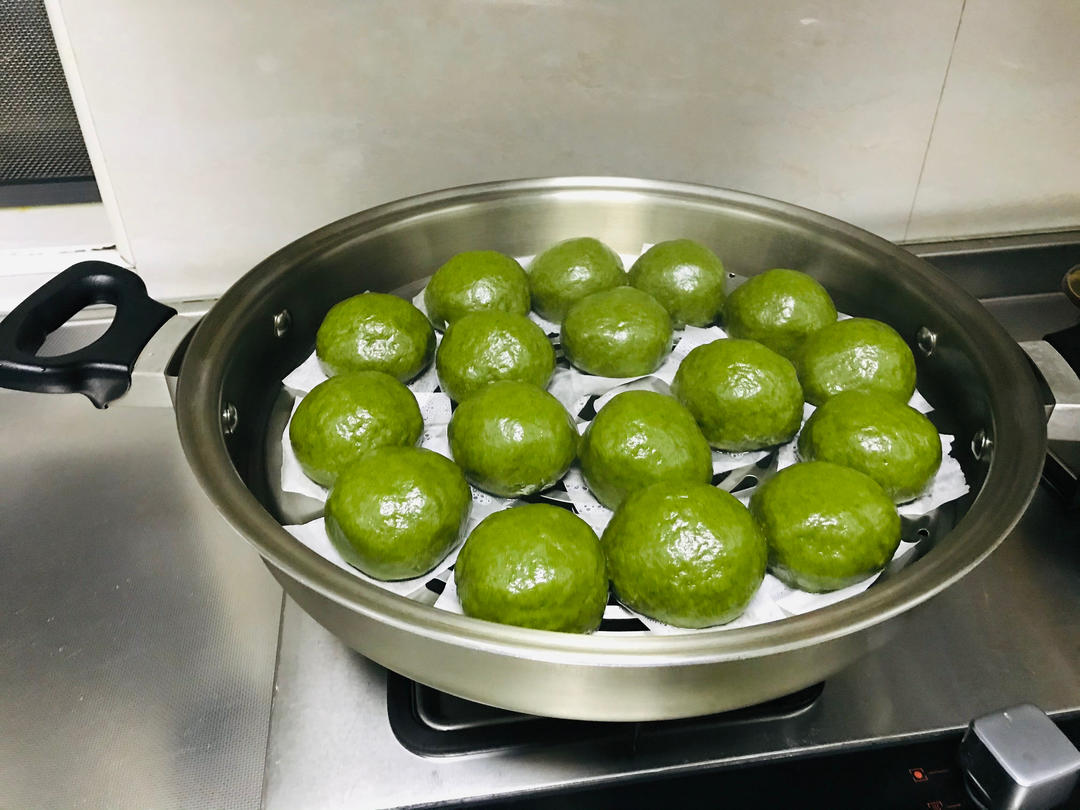 清明必吃的艾草青团