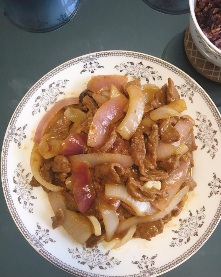 洋葱炒牛肉
