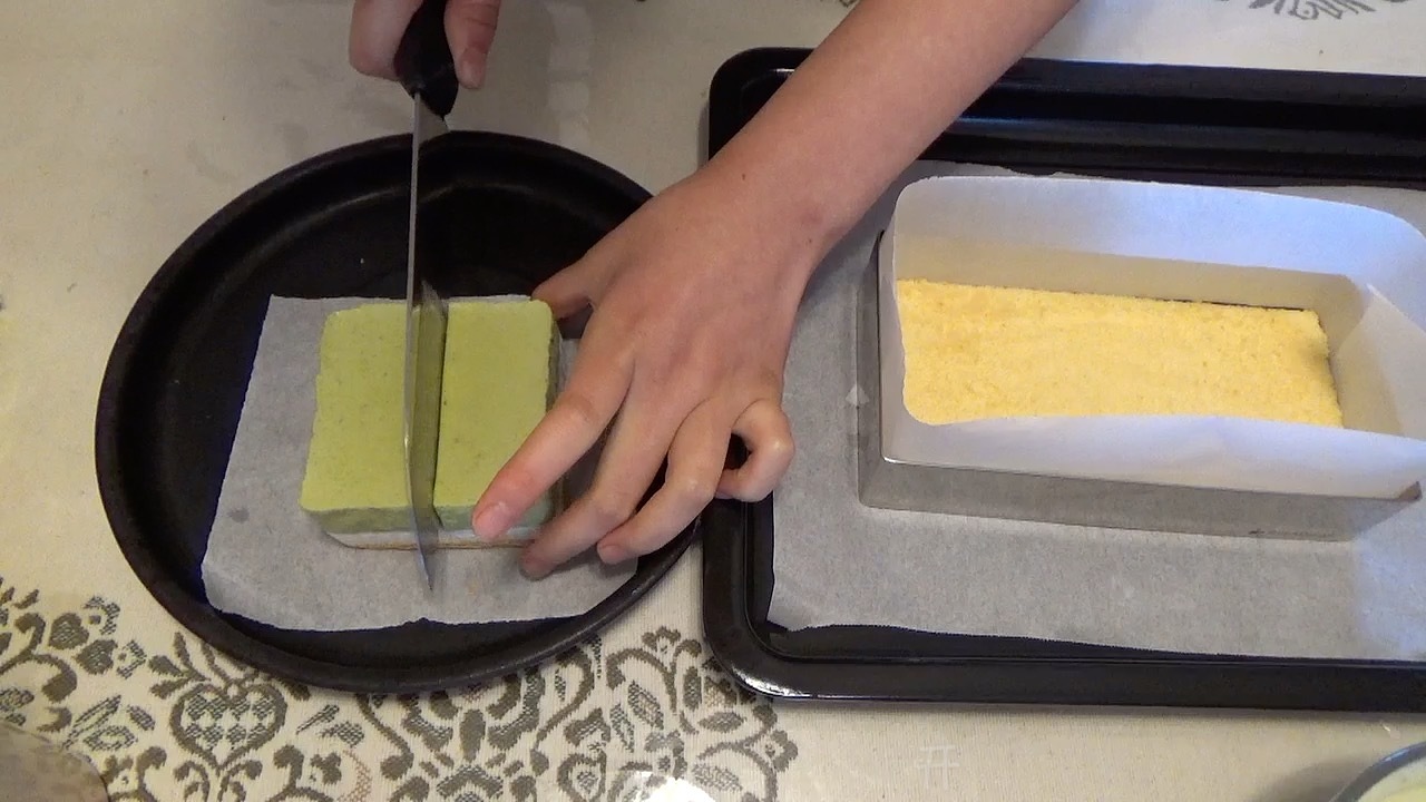 开心果椰浆 慕斯蛋糕（视频菜谱）的做法 步骤22