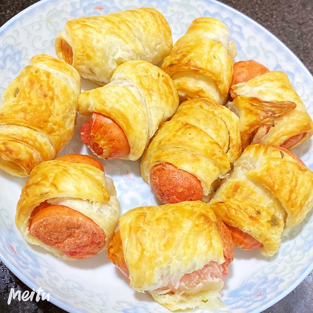 香肠酥皮卷：手抓饼皮还能这样吃，不用和面快速搞定早餐