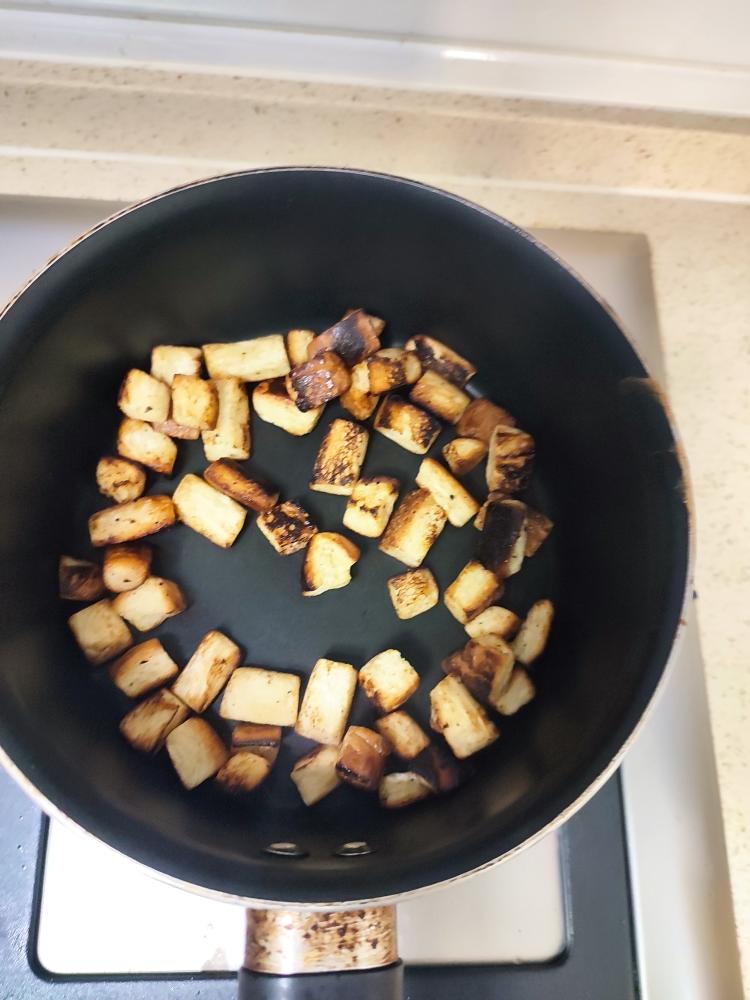 一人食 煎面包配糖醋豆芽的做法 步骤3