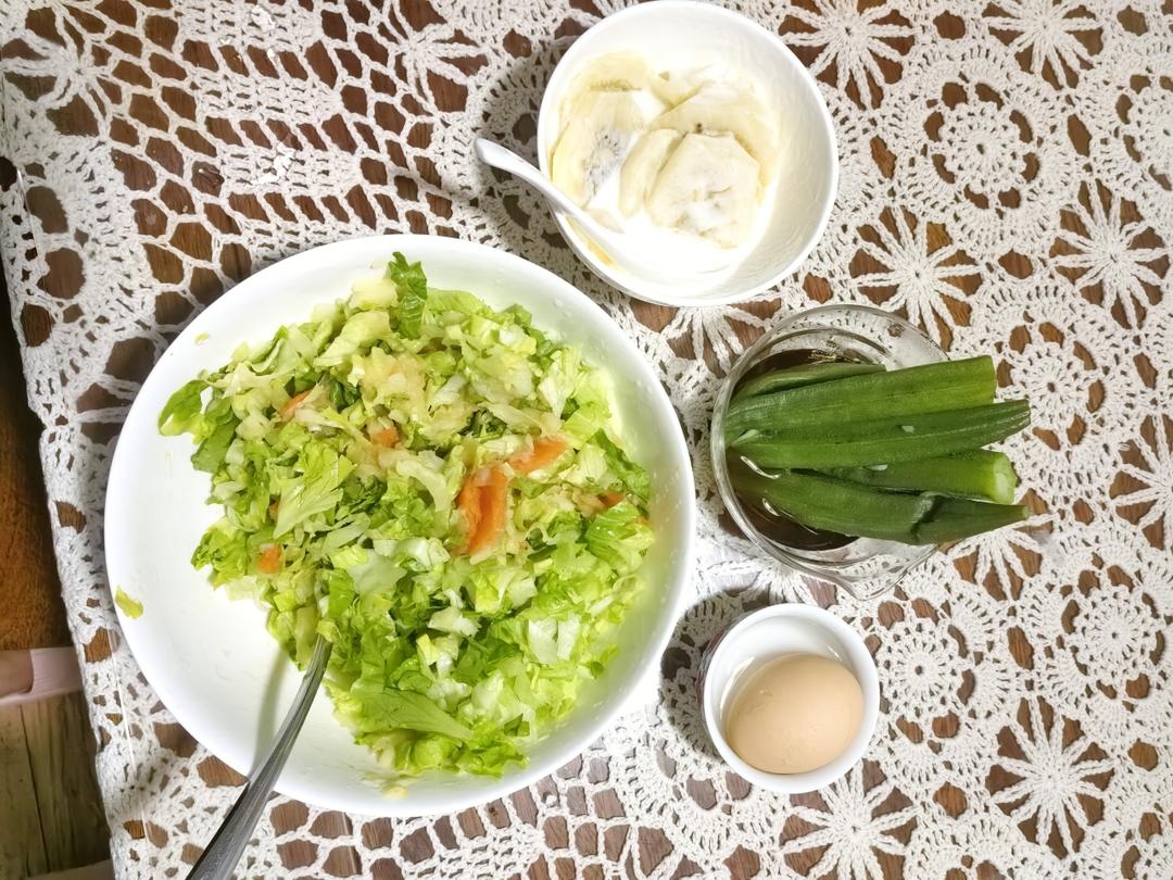 鸡蛋生菜土豆泥