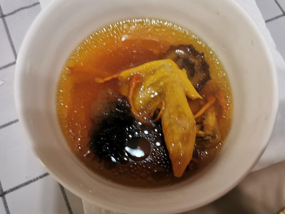 幸福像花骨朵做的海参花胶炖鸡汤