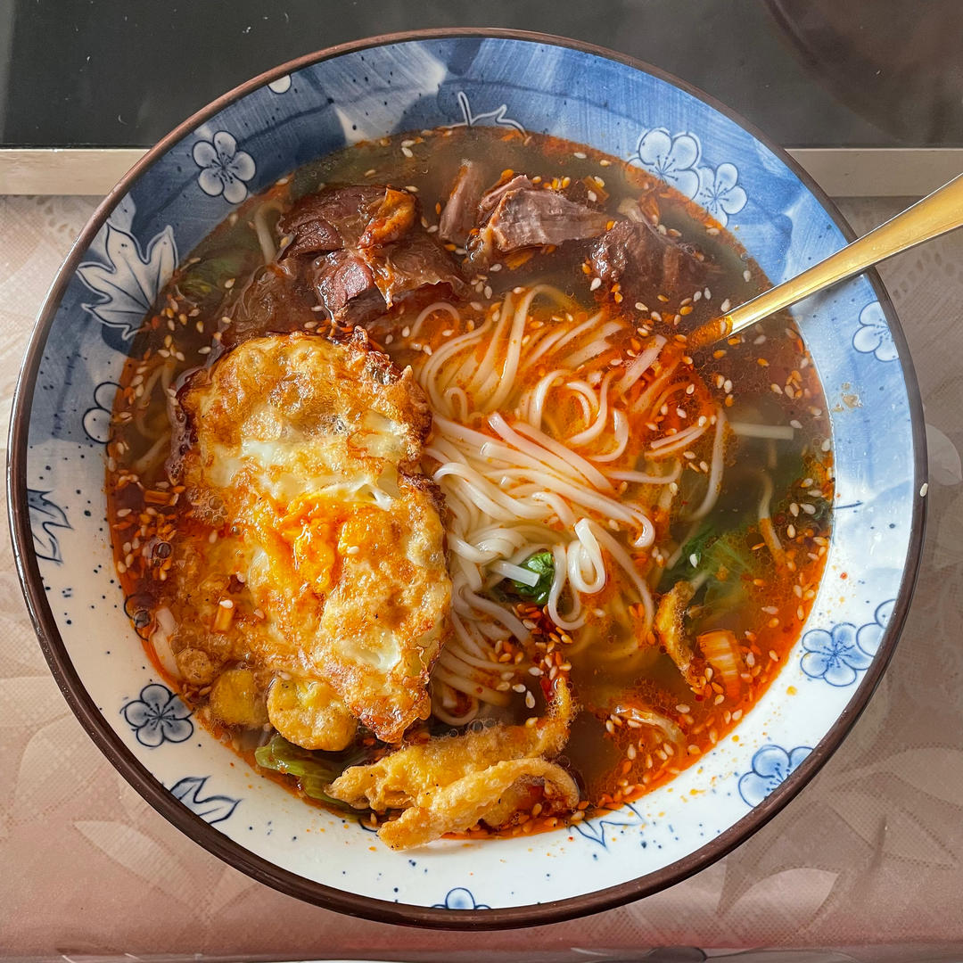 王大厨酸汤面