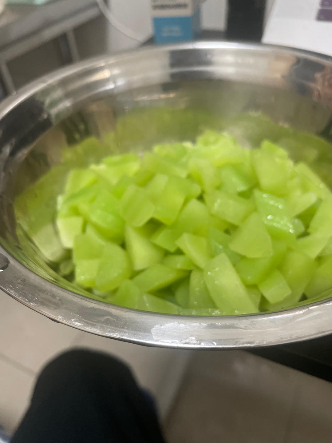 超简单的清炒莴笋