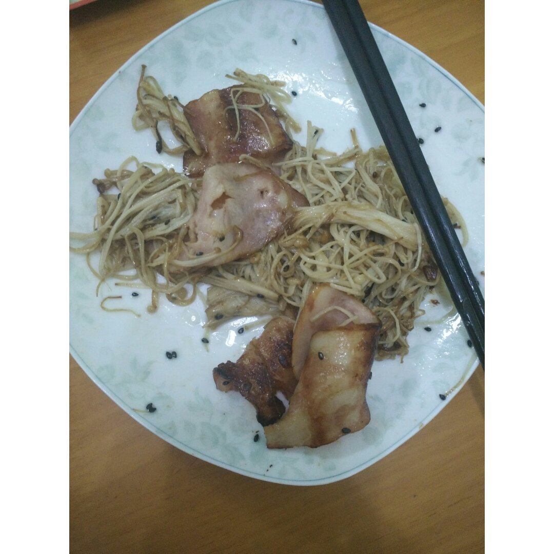 香煎培根金针菇卷