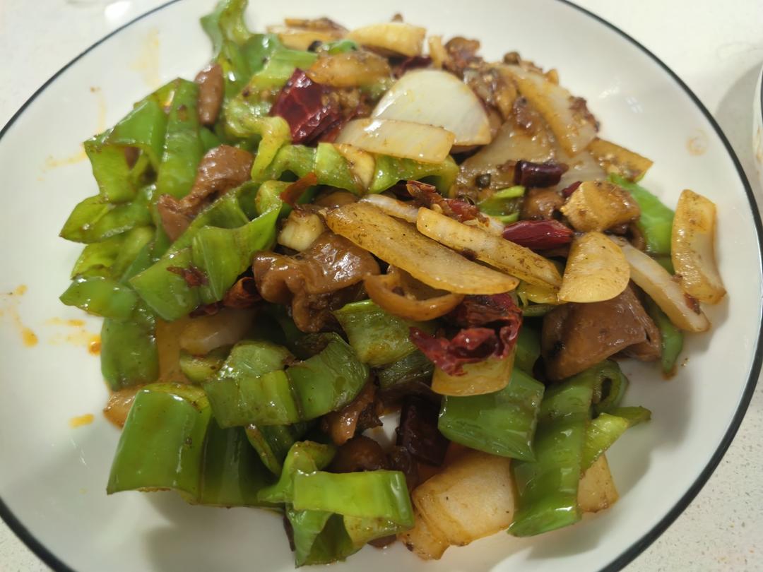 好吃到爆火爆肥肠