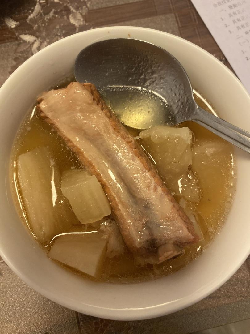 萝卜炖排骨-秋冬懒人汤