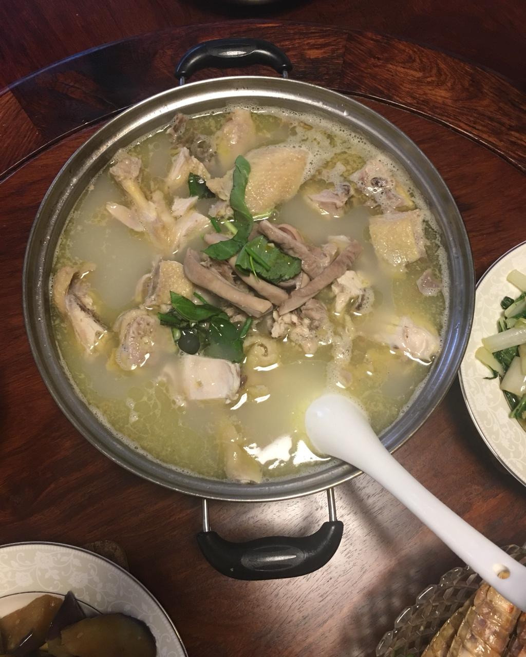 茶逦朵做的【猪肚鸡火锅】