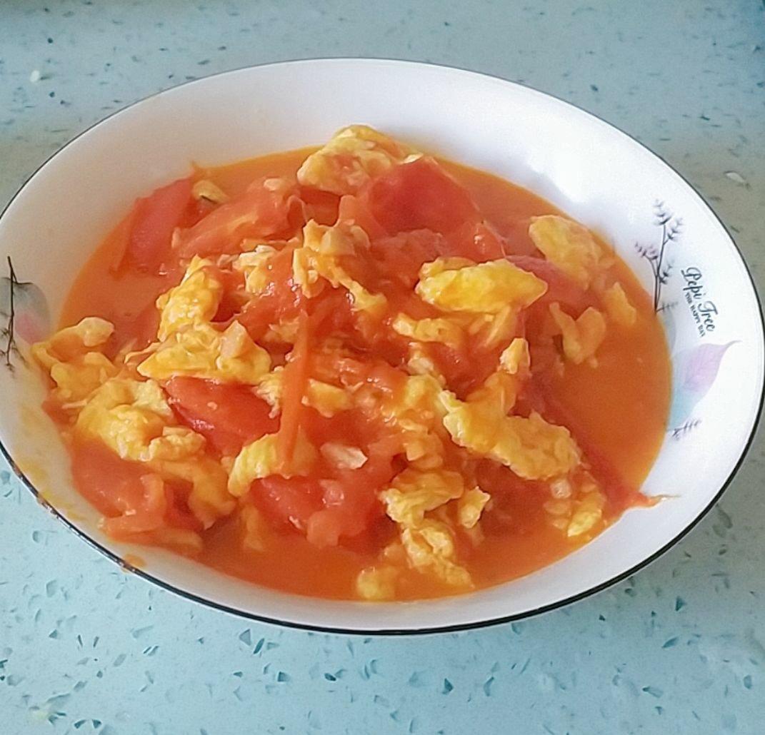 西红柿炒鸡蛋时，多加这一步，鸡蛋香嫩又入味