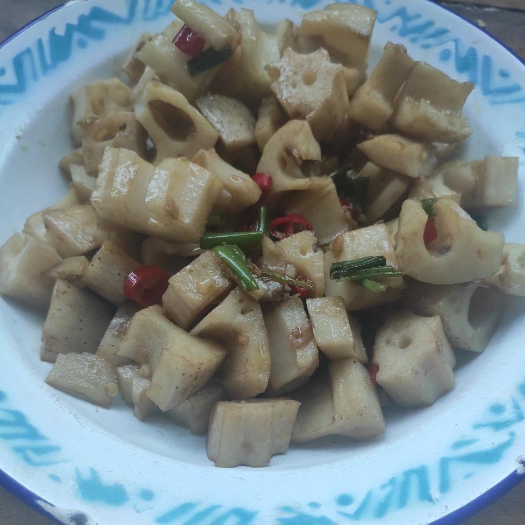 家常快手菜小炒藕丁真香