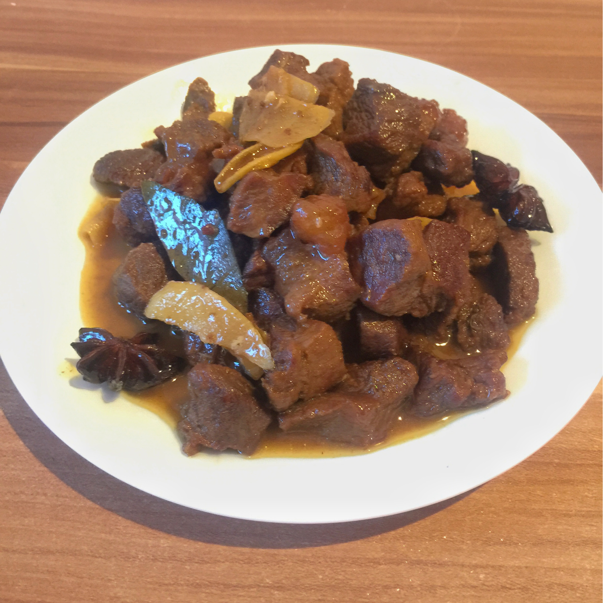 没有大块的牛肉，怎么配叫红烧牛肉面？！（附鸡蛋面配方）