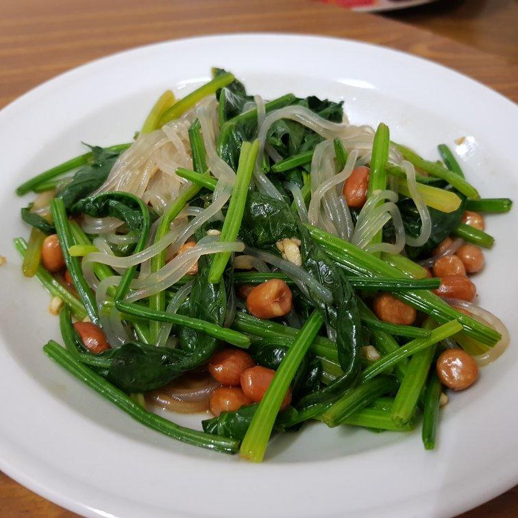 凉拌花生米菠菜