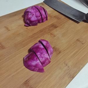 紫薯粥（紫悠悠的香香减肥粥）的做法 步骤2