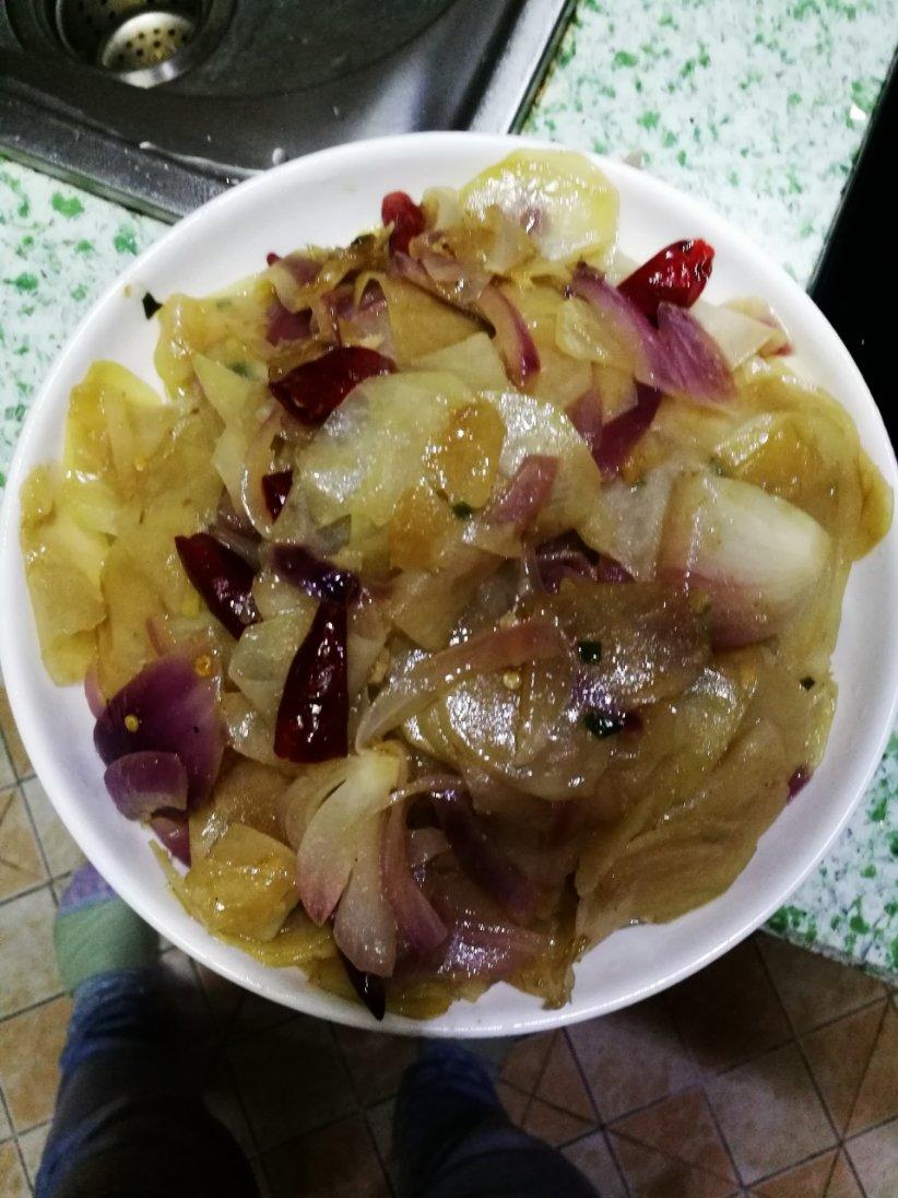 边吃边流泪的「孜然土豆片」