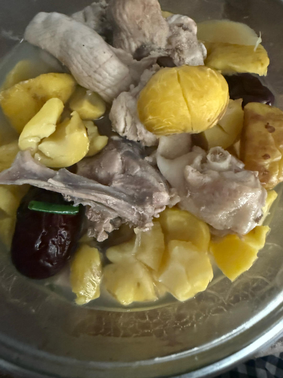 板栗炖鸡汤