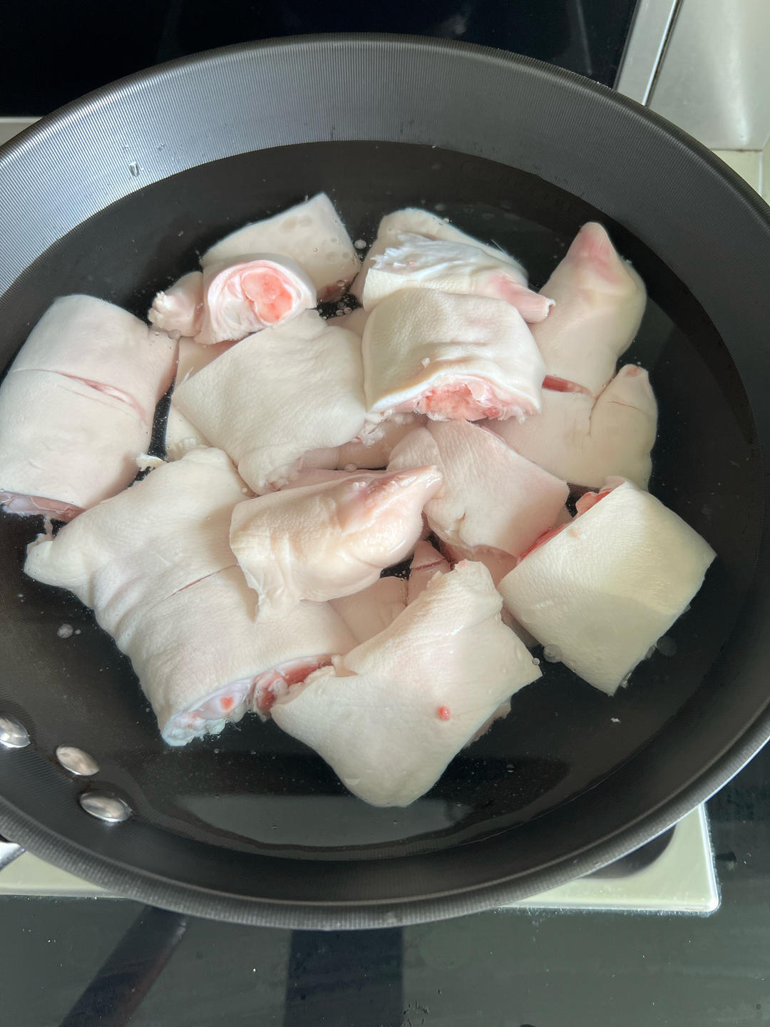 红烧猪蹄，软糯 Q弹，室友三碗饭