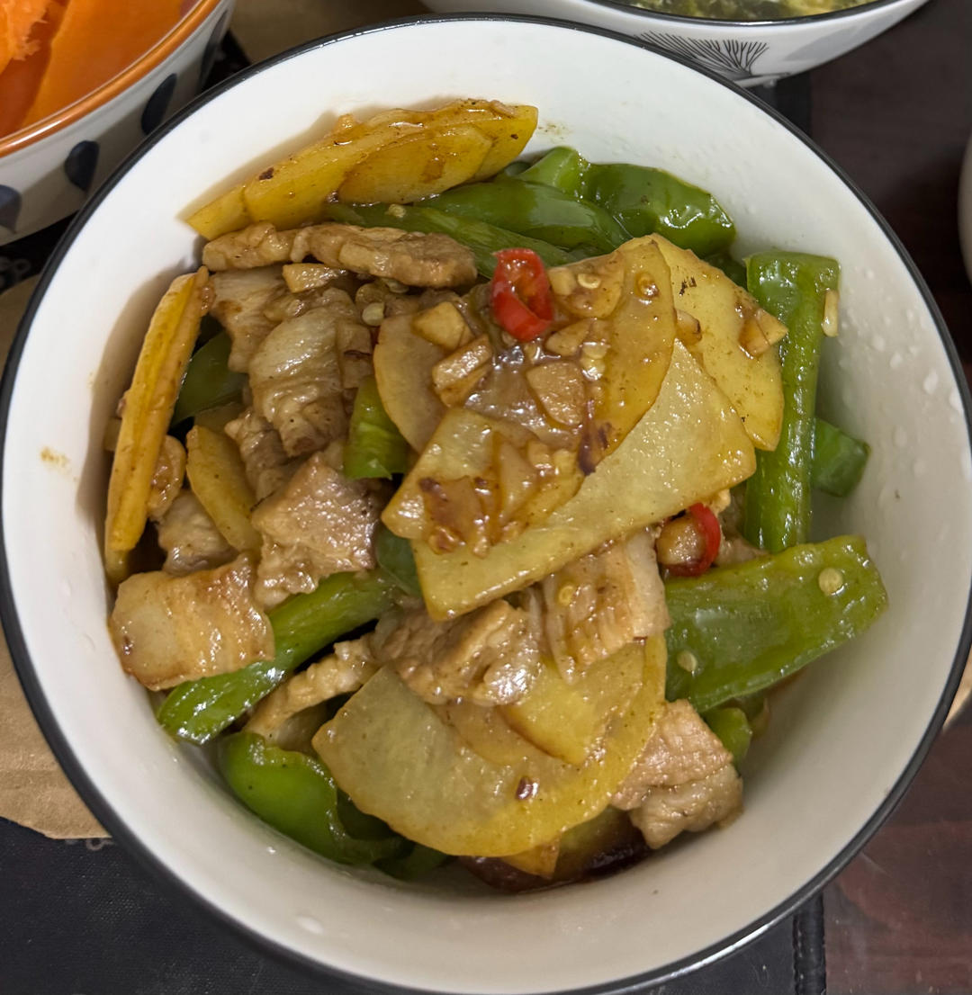 土豆片辣椒炒肉