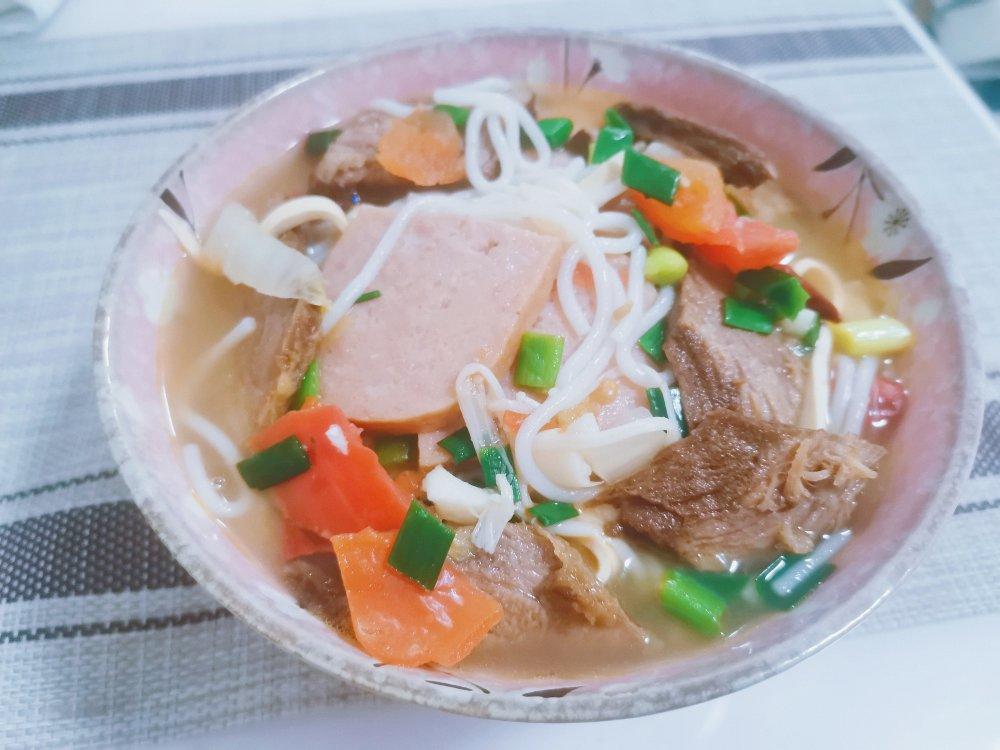 三鲜米线