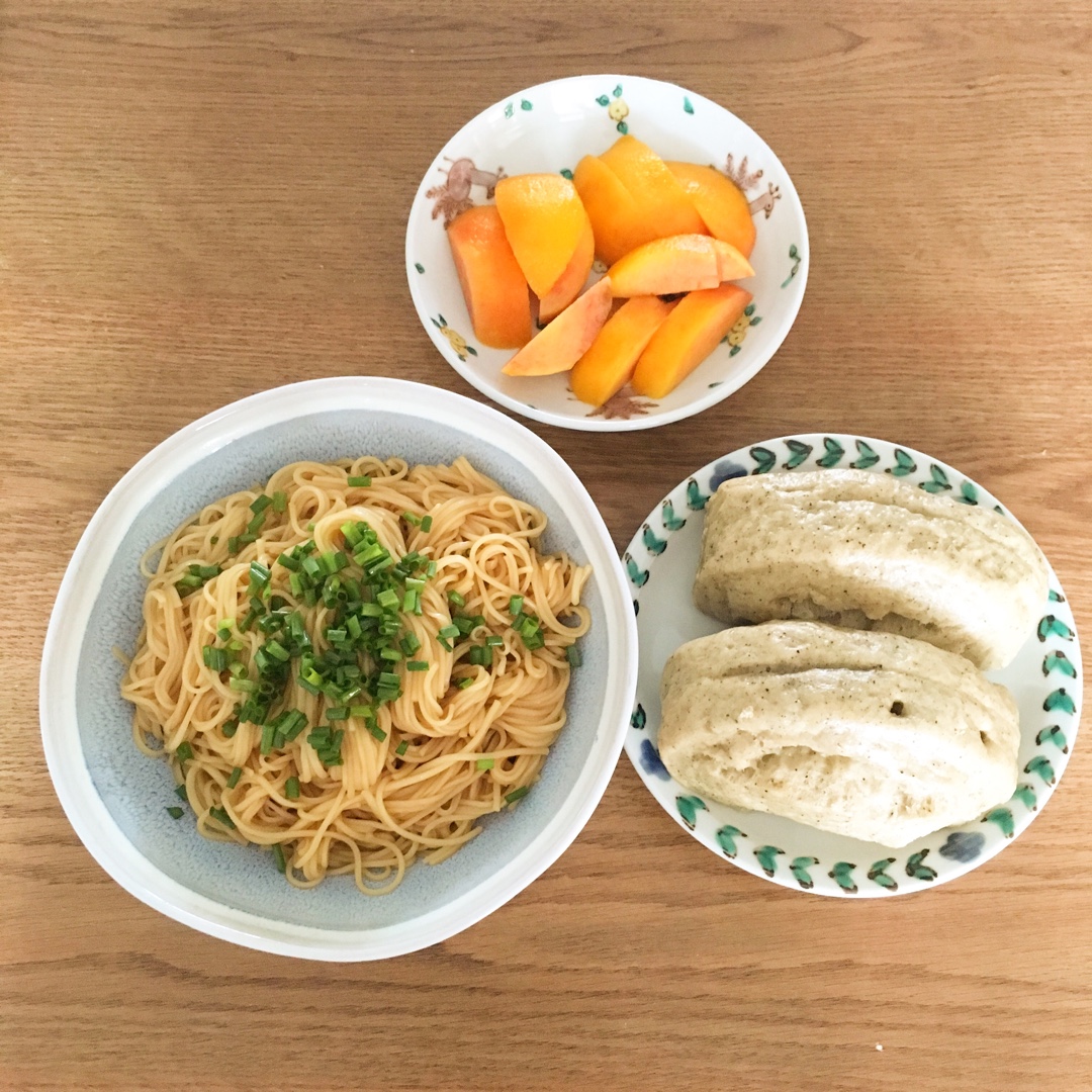 葱爆面—就是汪涵在天天向上里面做的那个啦