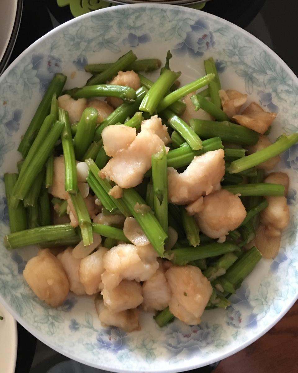蒜香龙利鱼炒芦笋（减脂餐）
