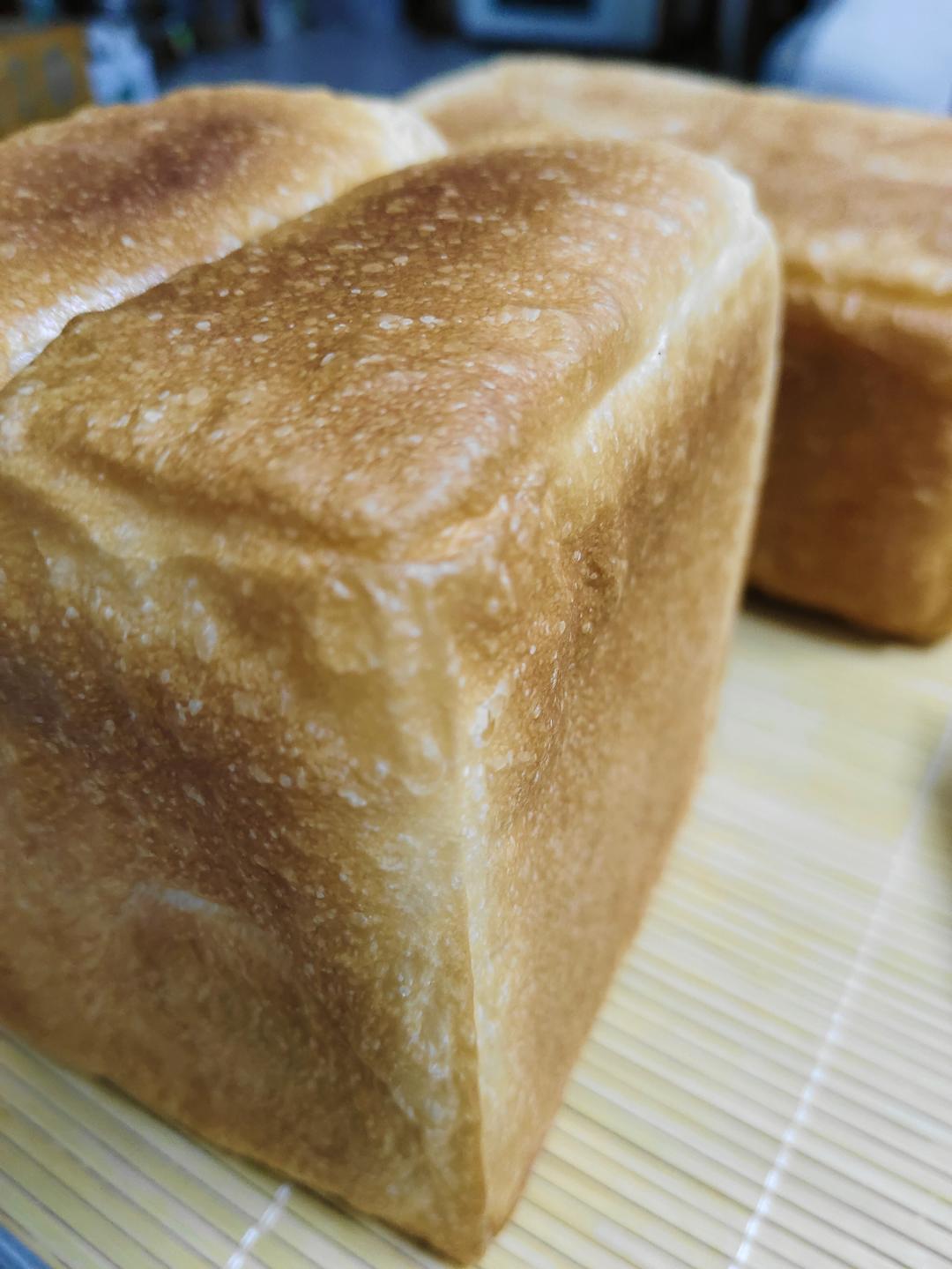 烫种方型白吐司—《银座顶级吐司》｜废话一箩筐的经验分享｜美瑛吐司/PullmanBread