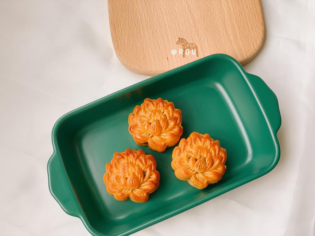 广式月饼—蛋黄莲蓉月饼