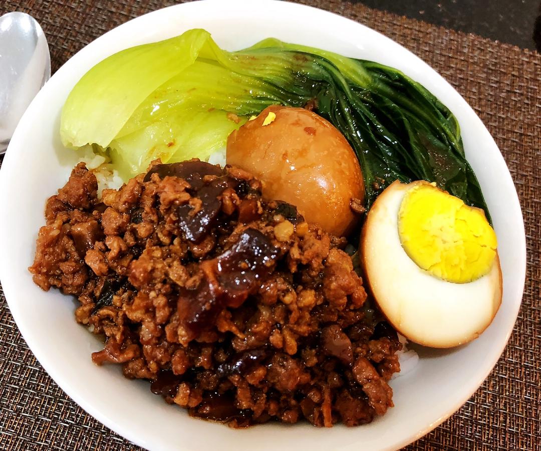 洋葱酥卤肉饭