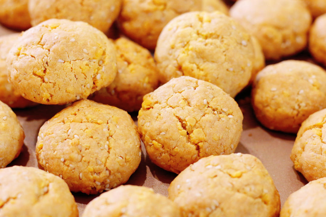 🔥日卖万盒👉椰香金沙咸蛋黄酥💥蛋黄控大爱‼️