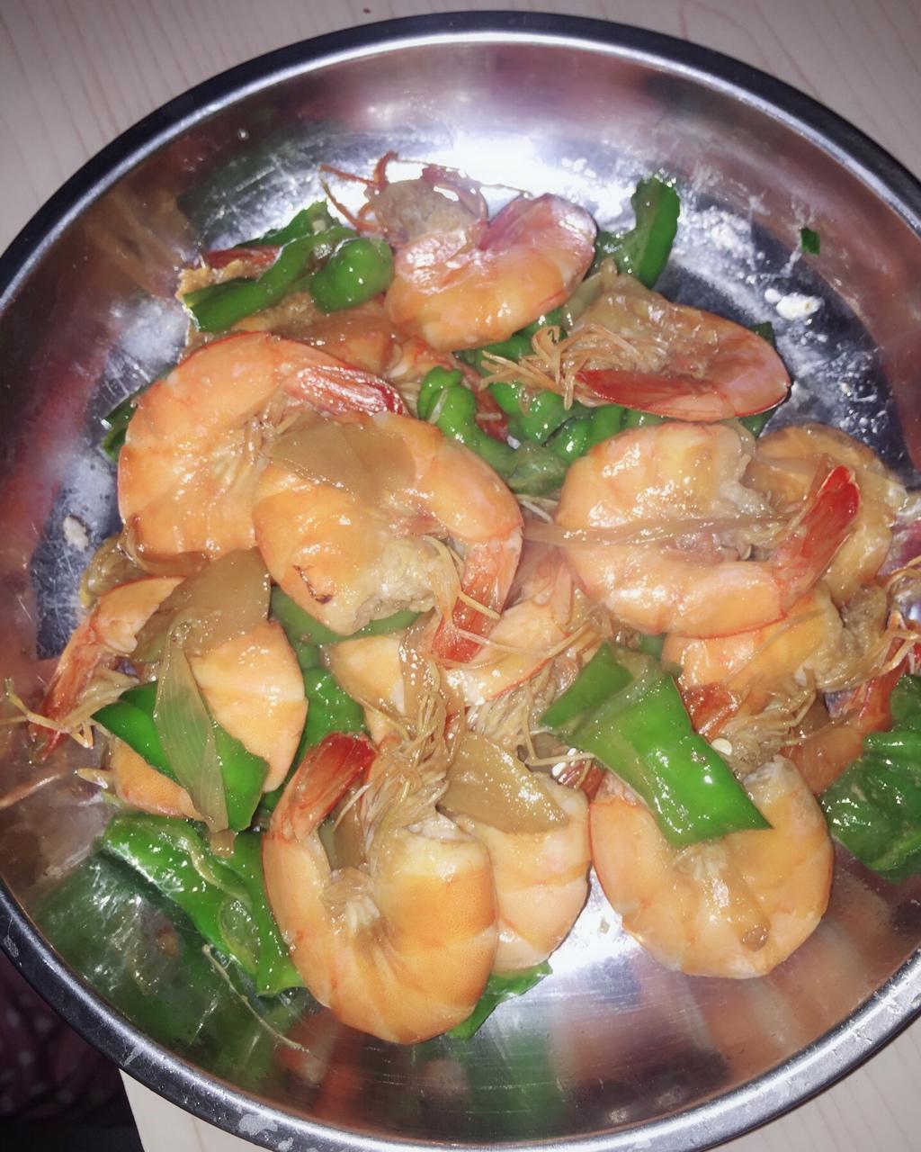 藯蓝づ枫婷做的爆炒青虾