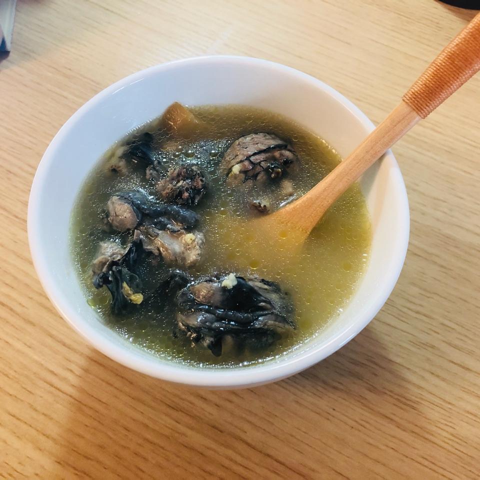 枸杞红枣乌鸡汤