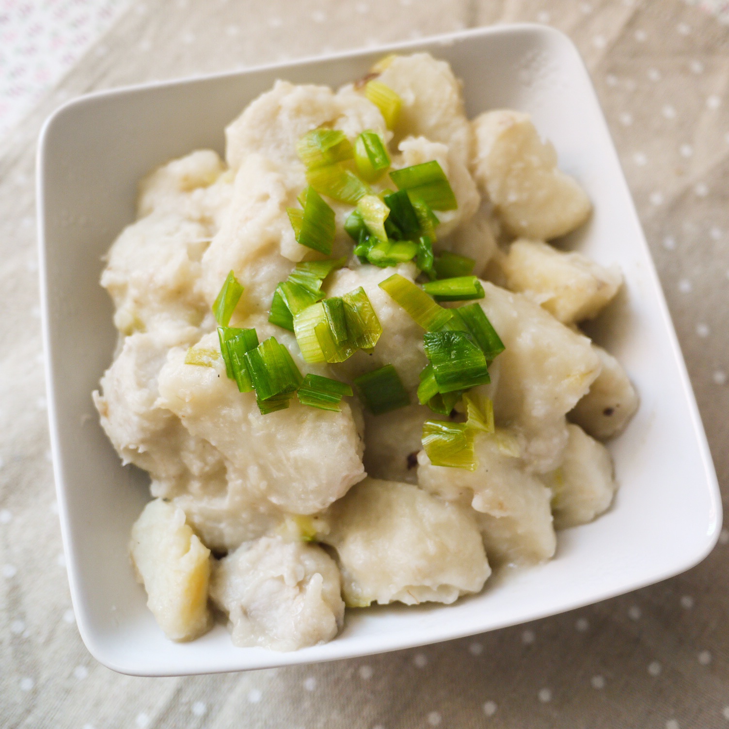 瞳中人做的葱油芋艿