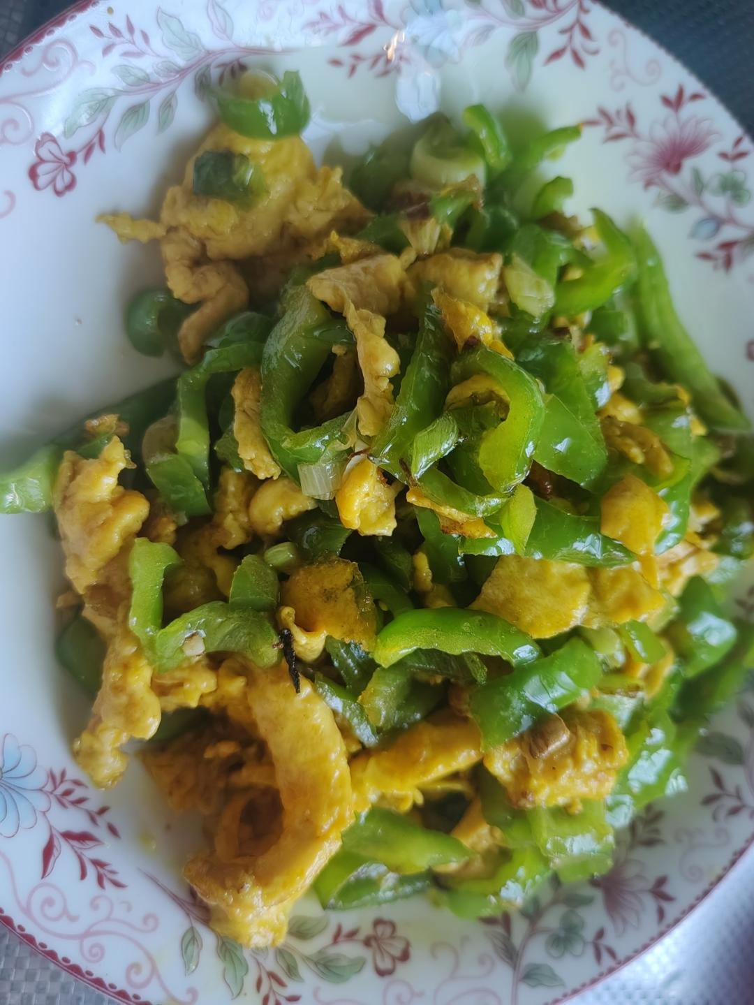 青椒炒鸡蛋❗️❗️营养美味又下饭