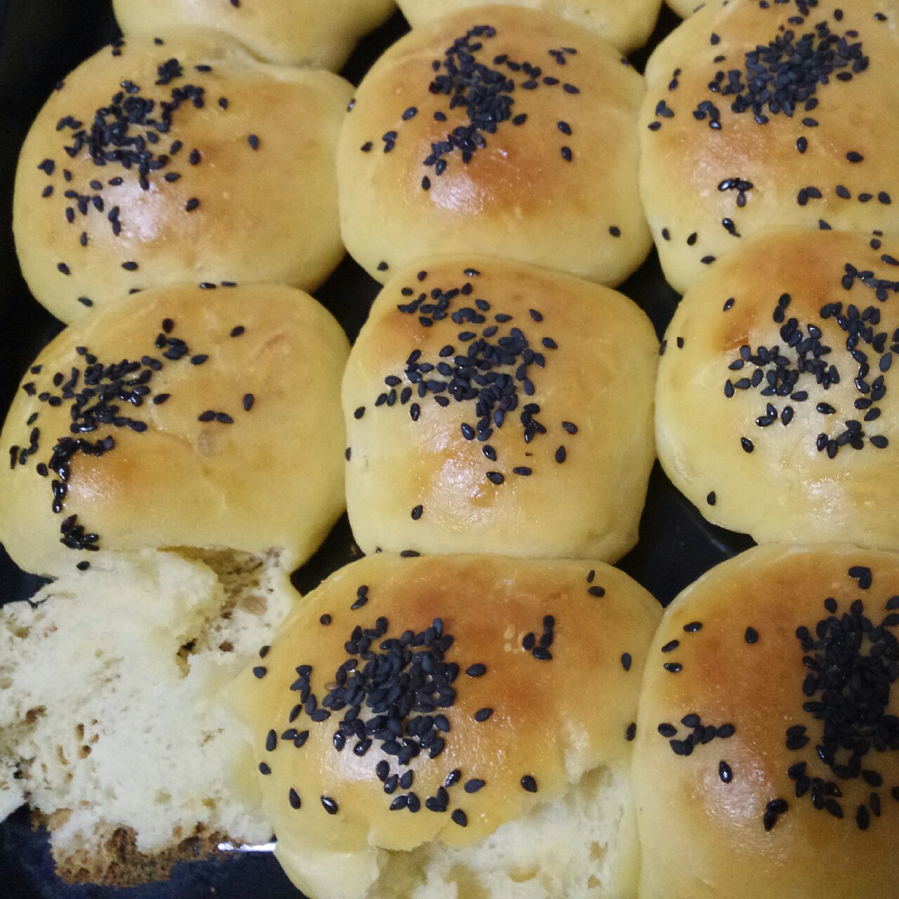 大人小孩都爱不释口的【蜂蜜牛奶小餐包】