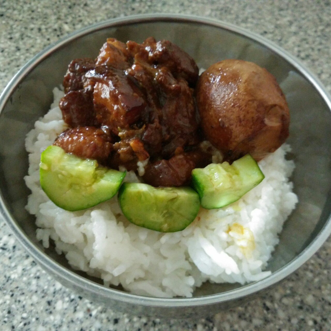 洋葱酥卤肉饭