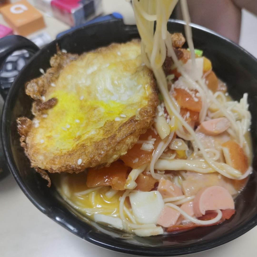 超美味浓郁汤汁番茄煎蛋面