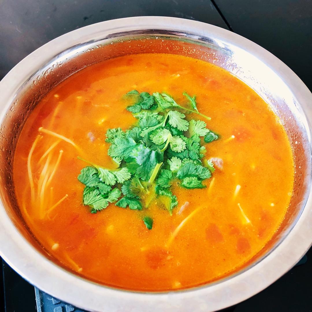 【金针菇番茄肥牛锅】