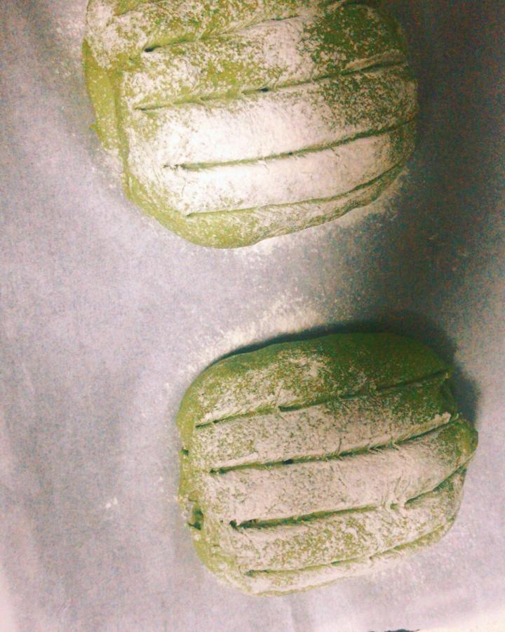 抹茶红豆牛奶哈斯面包
