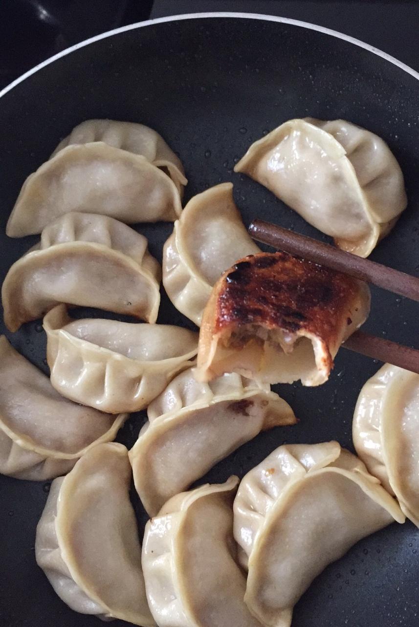 详解最好吃的外焦里嫩牛肉锅贴
