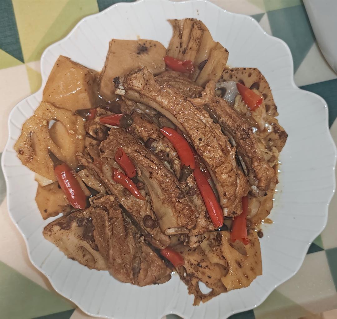 懒人电饭煲版--莲藕烧肋排
