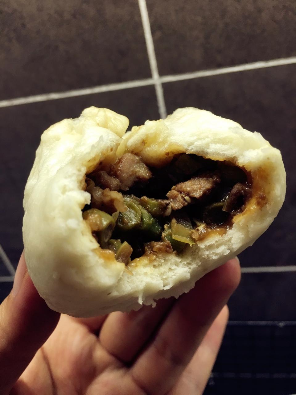 豆角肉丁蒸包