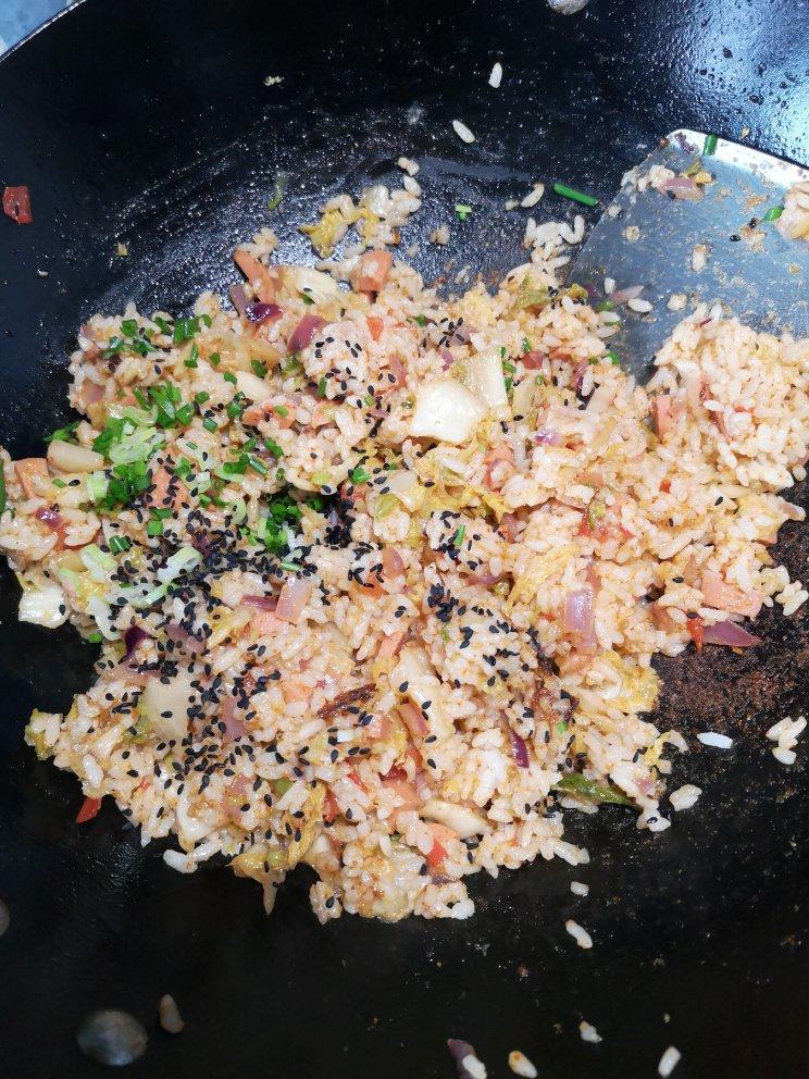 减肥路上的绊脚饭→辣白菜炒饭