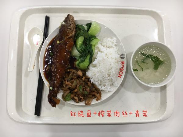 公司食堂午餐记