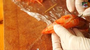 泰式冬阴功汤和如何处理大虾【米二乔的七味厨房第10集】的做法 步骤1