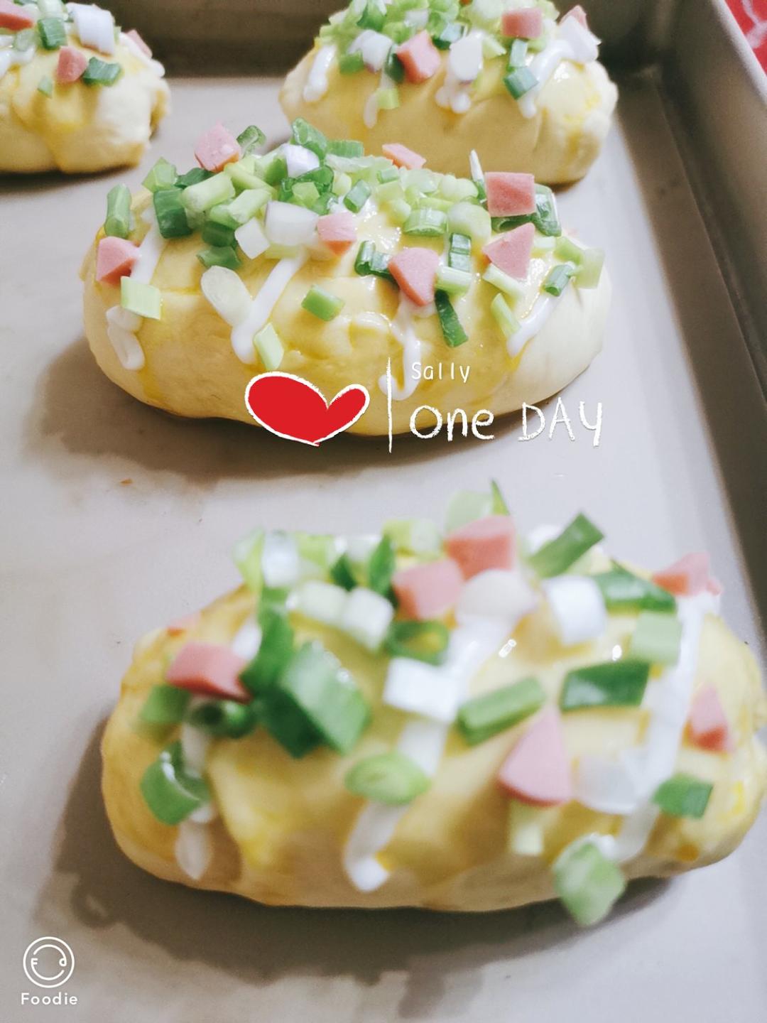 香肠香葱面包（超级软的一款面包，真心好吃哦）