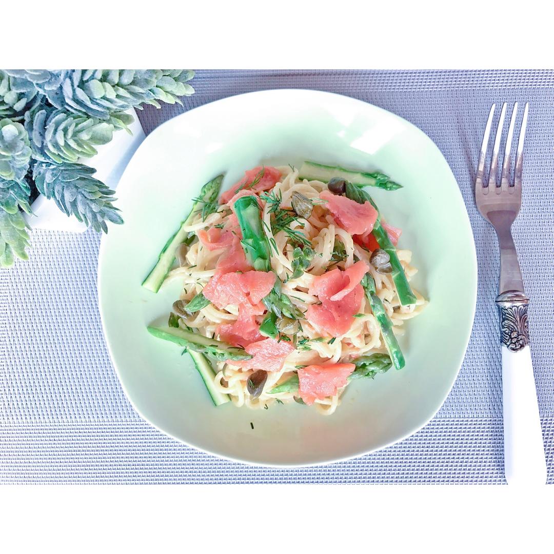 莳萝三文鱼芦笋意面