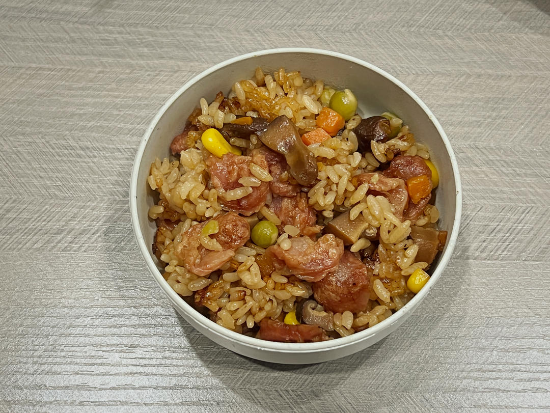 懒人电饭锅香肠焖饭/煲仔饭