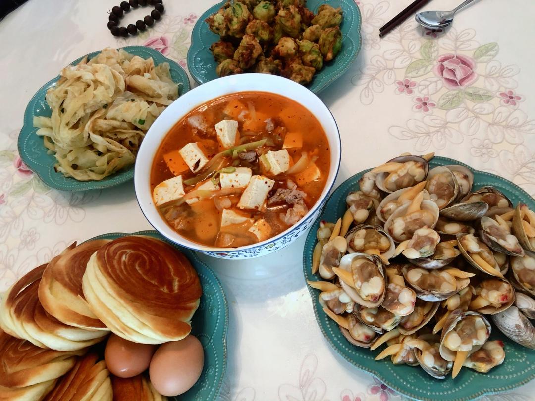 兔子一家的幸福欢宴