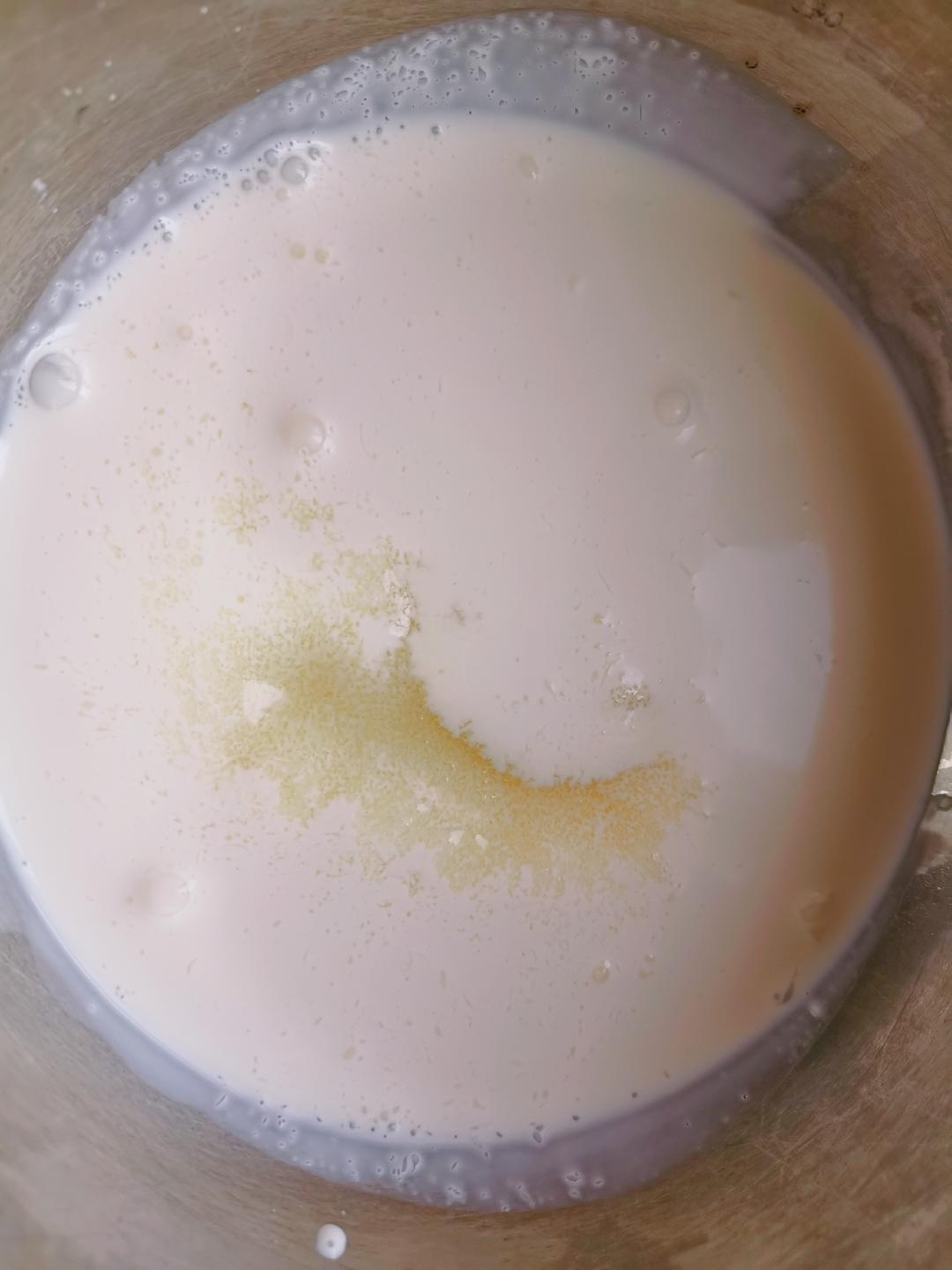 纯奶手撕吐司的做法 步骤1